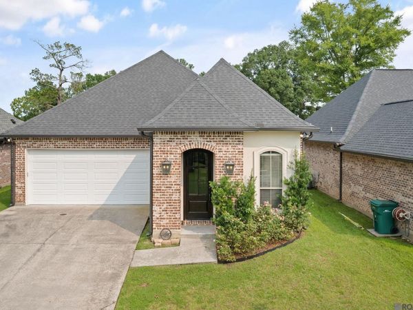 13104 Cedar Pointe Dr, St Francisville, LA 70775