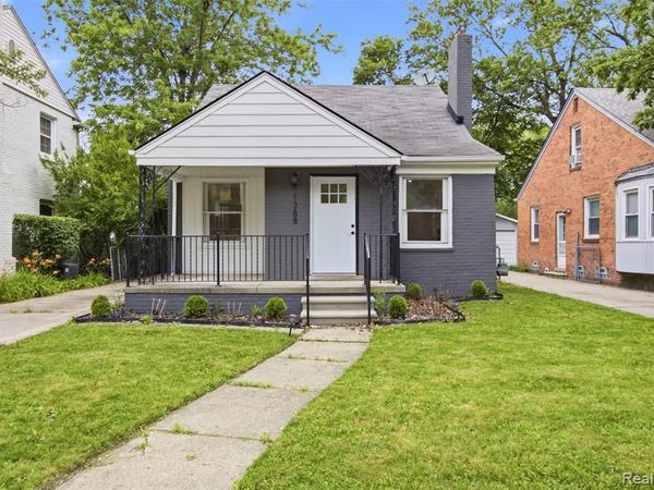 1388 Vernier Road, Grosse Pointe Woods, MI 48236