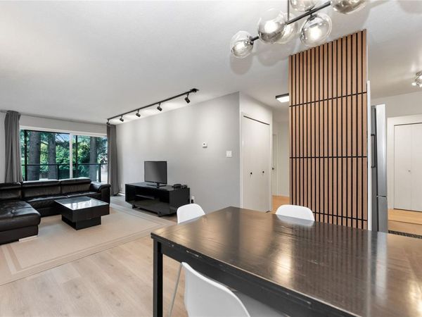 2022 Foul Bay Rd , Unit #212, Victoria, BC V8R 5A9