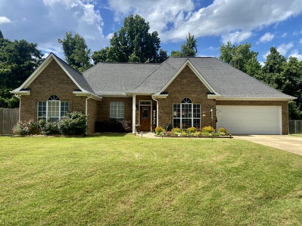 124 Auburn Pl., Tupelo, MS 38804
