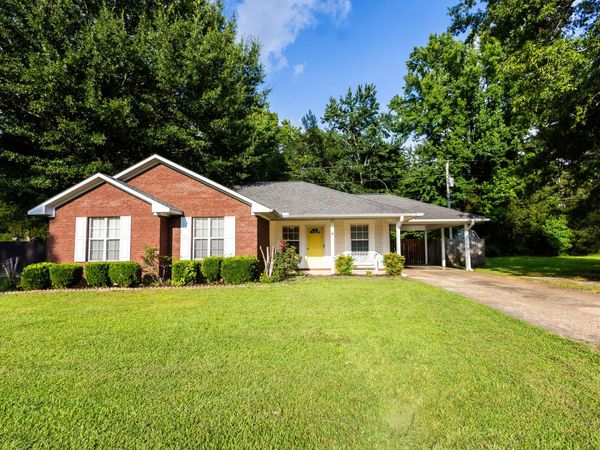 108 Longview Dr., Amory, MS 38821