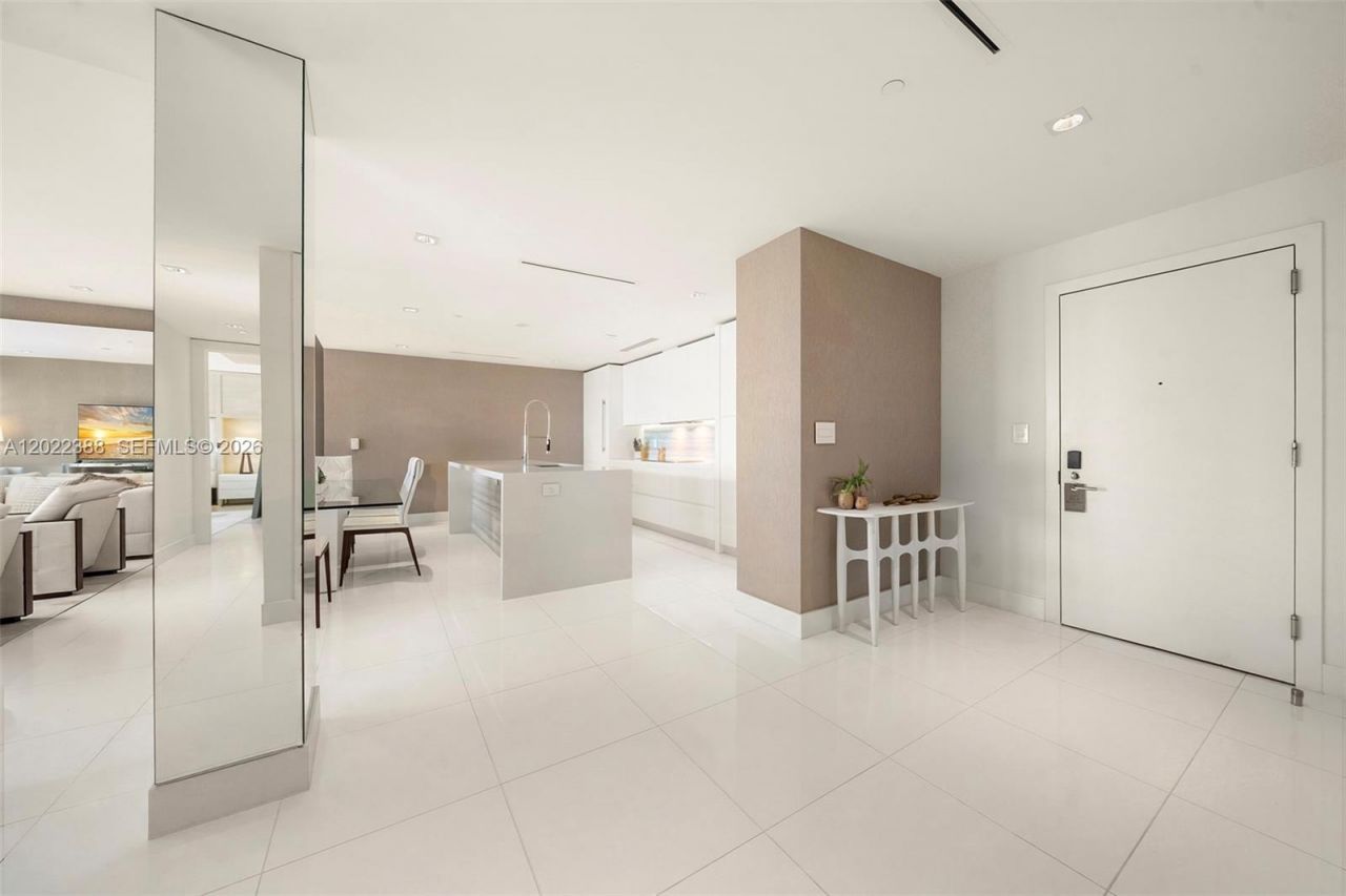102 24th St , Unit PH-1718, Miami Beach, FL 33139 Photo