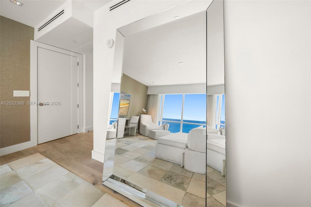 102 24th St , Unit PH-1718, Miami Beach, FL 33139 Photo
