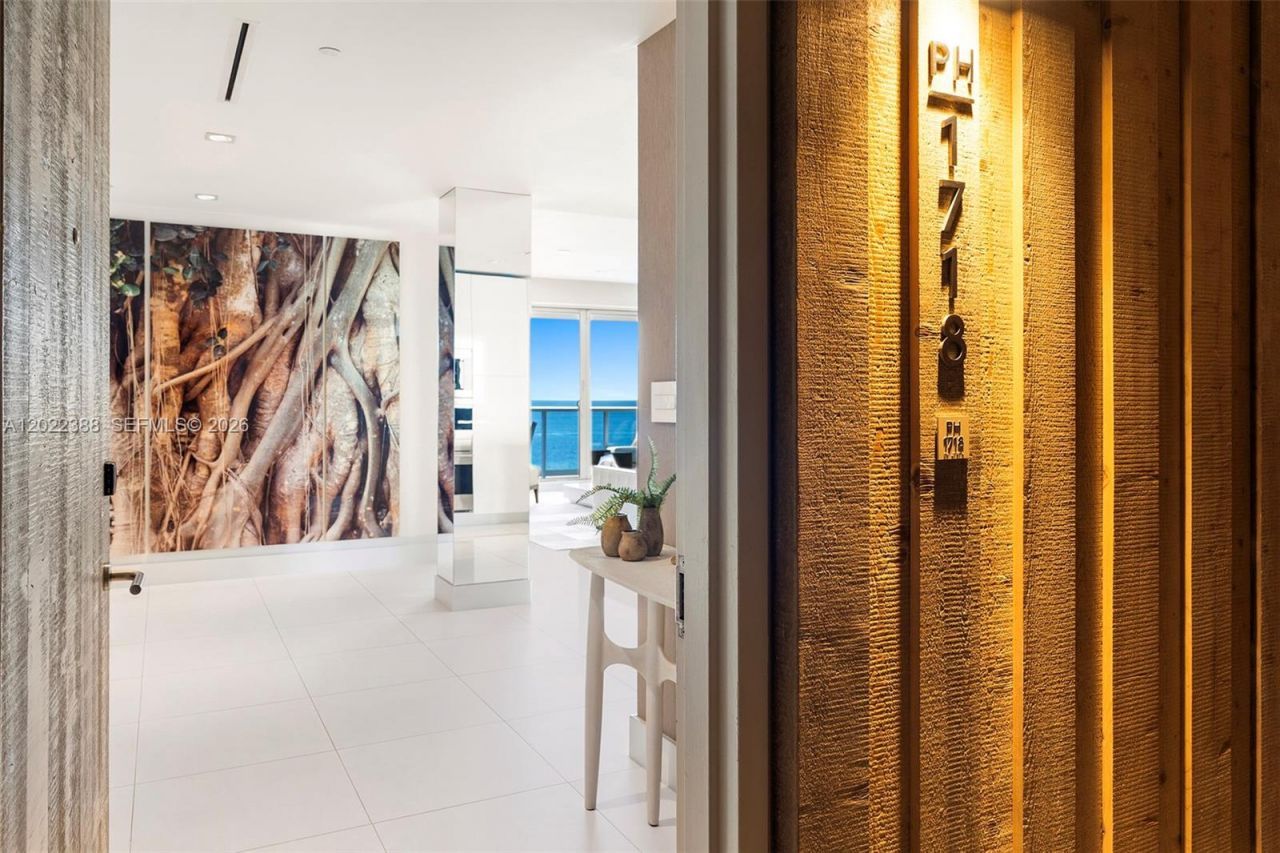 102 24th St , Unit PH-1718, Miami Beach, FL 33139 Photo