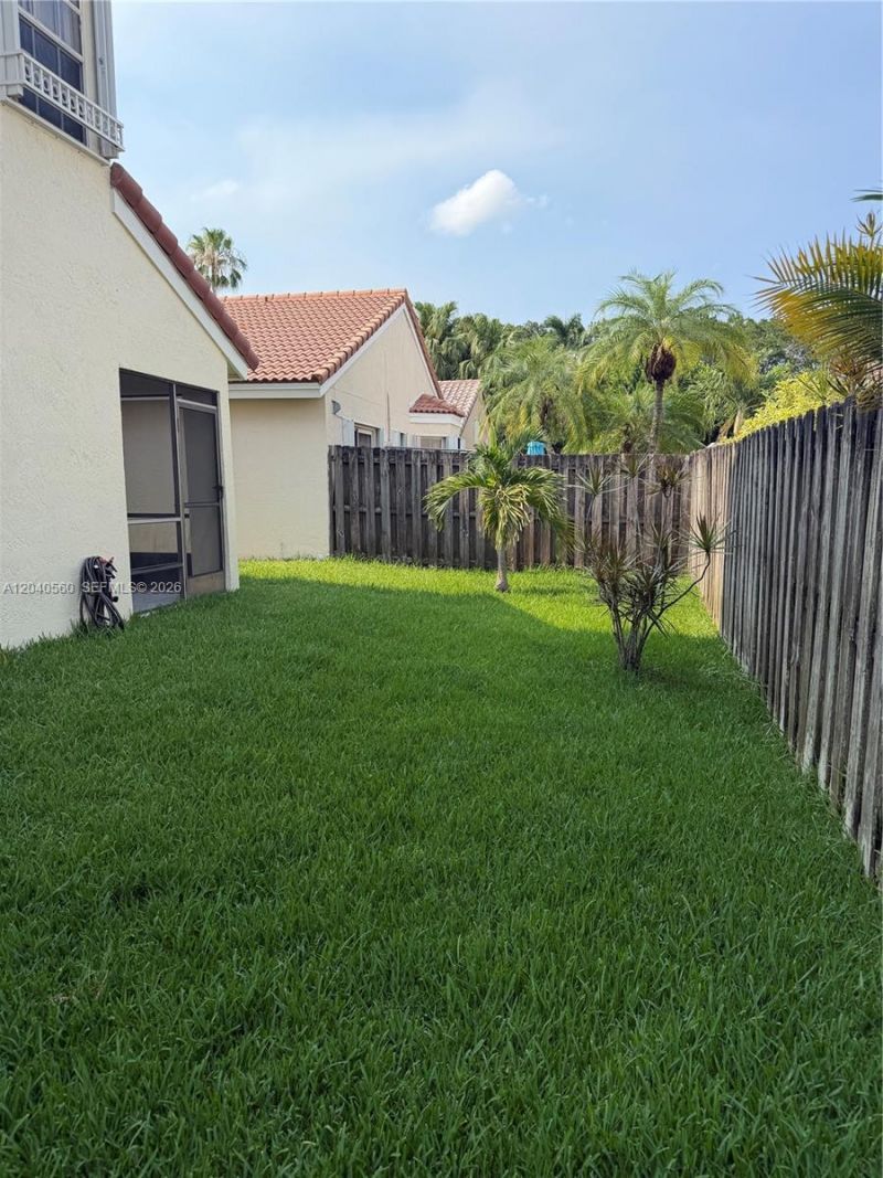 1335 Seagrape Cir , Weston, FL 33326 Photo