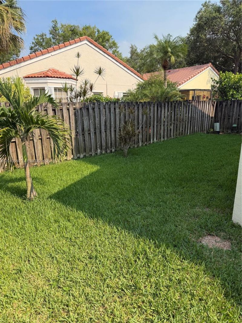 1335 Seagrape Cir , Weston, FL 33326 Photo