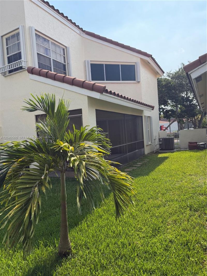 1335 Seagrape Cir , Weston, FL 33326 Photo