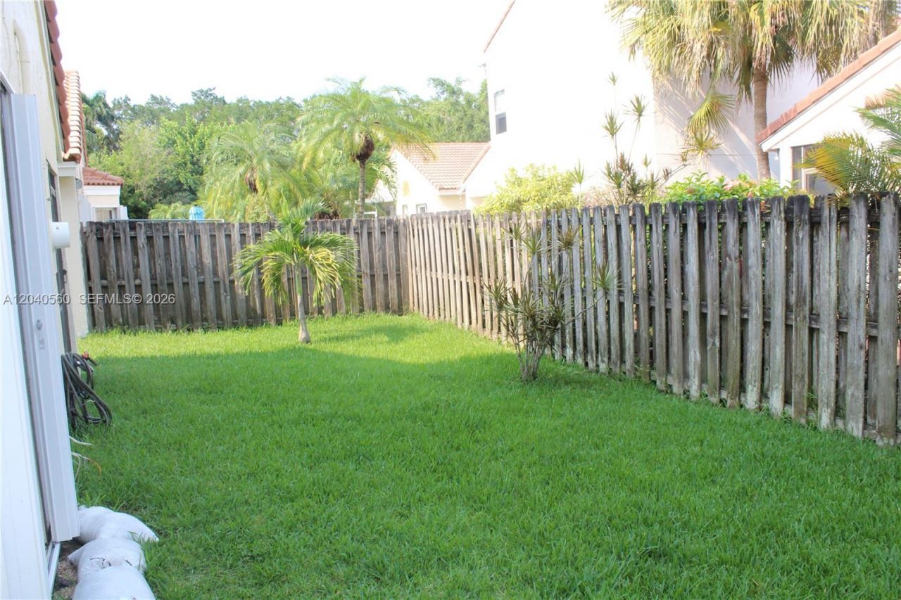 1335 Seagrape Cir , Weston, FL 33326 Photo