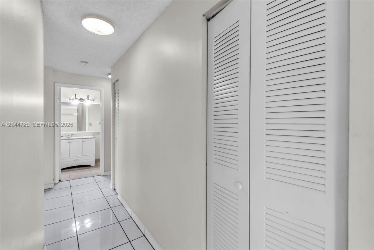 10018 Hammocks Blvd, Unit 101-5, Miami, FL 33196 Photo