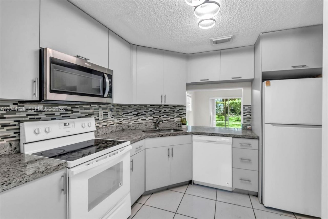 10018 Hammocks Blvd, Unit 101-5, Miami, FL 33196 Photo
