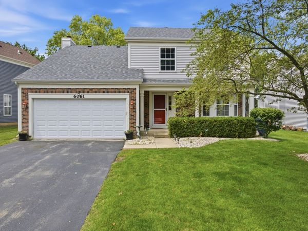 6061 Golfview Drive, Gurnee, IL 60031