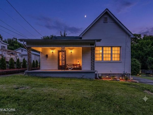 2729 Barton St, Knoxville, TN 37917
