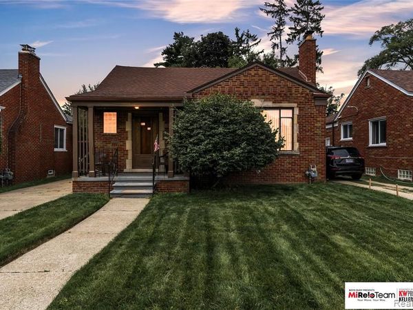 17585 Whitcomb Street, Detroit, MI 48235