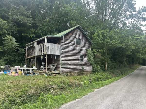 17 Hackett Valley Rd , Hickman, TN 38567