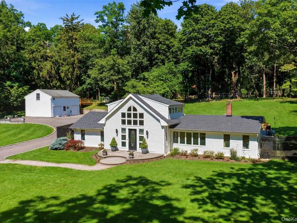 355 Bread And Cheese Hollow Road , Northport, NY 11768