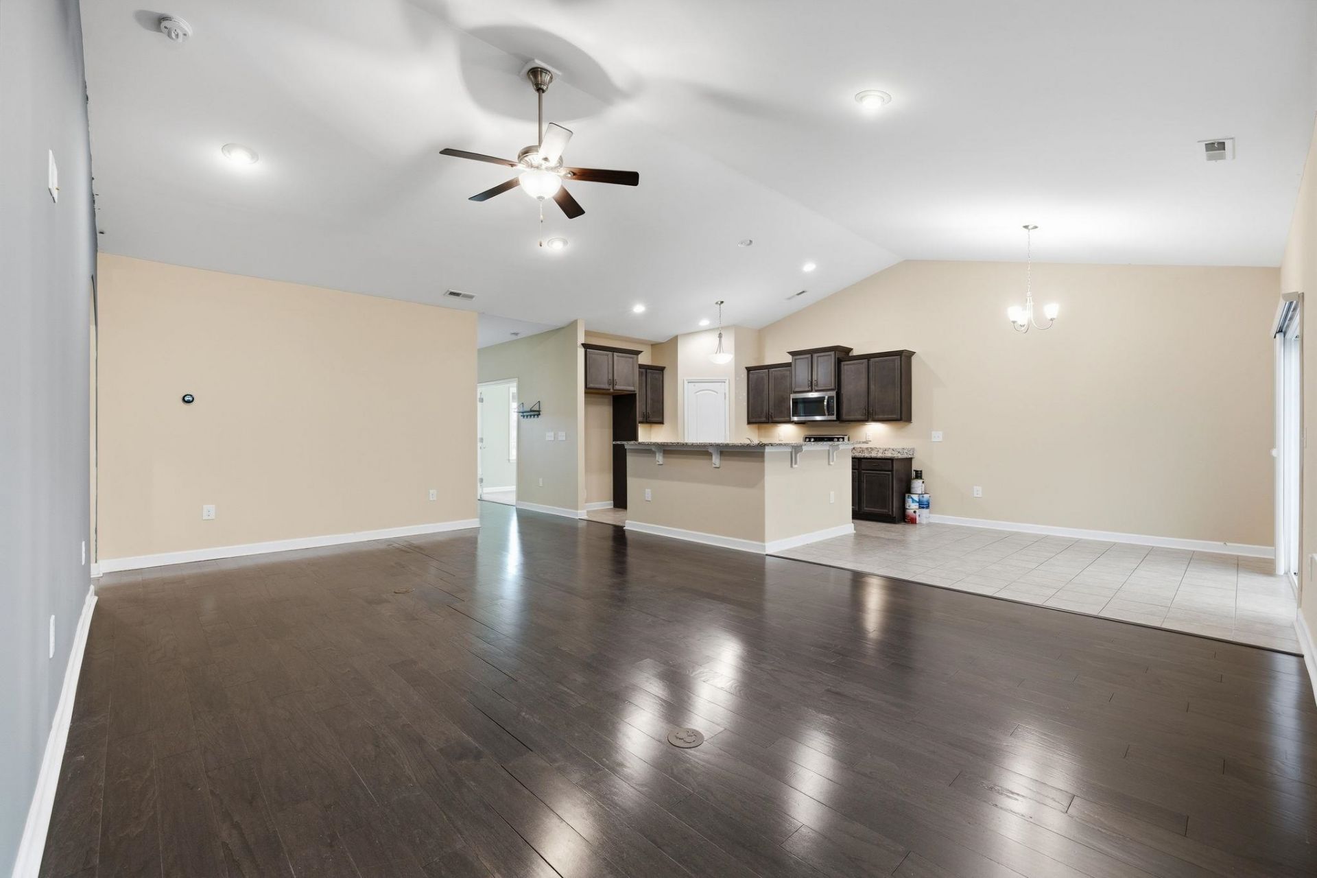 2820 Desert Rose St. Photo 11