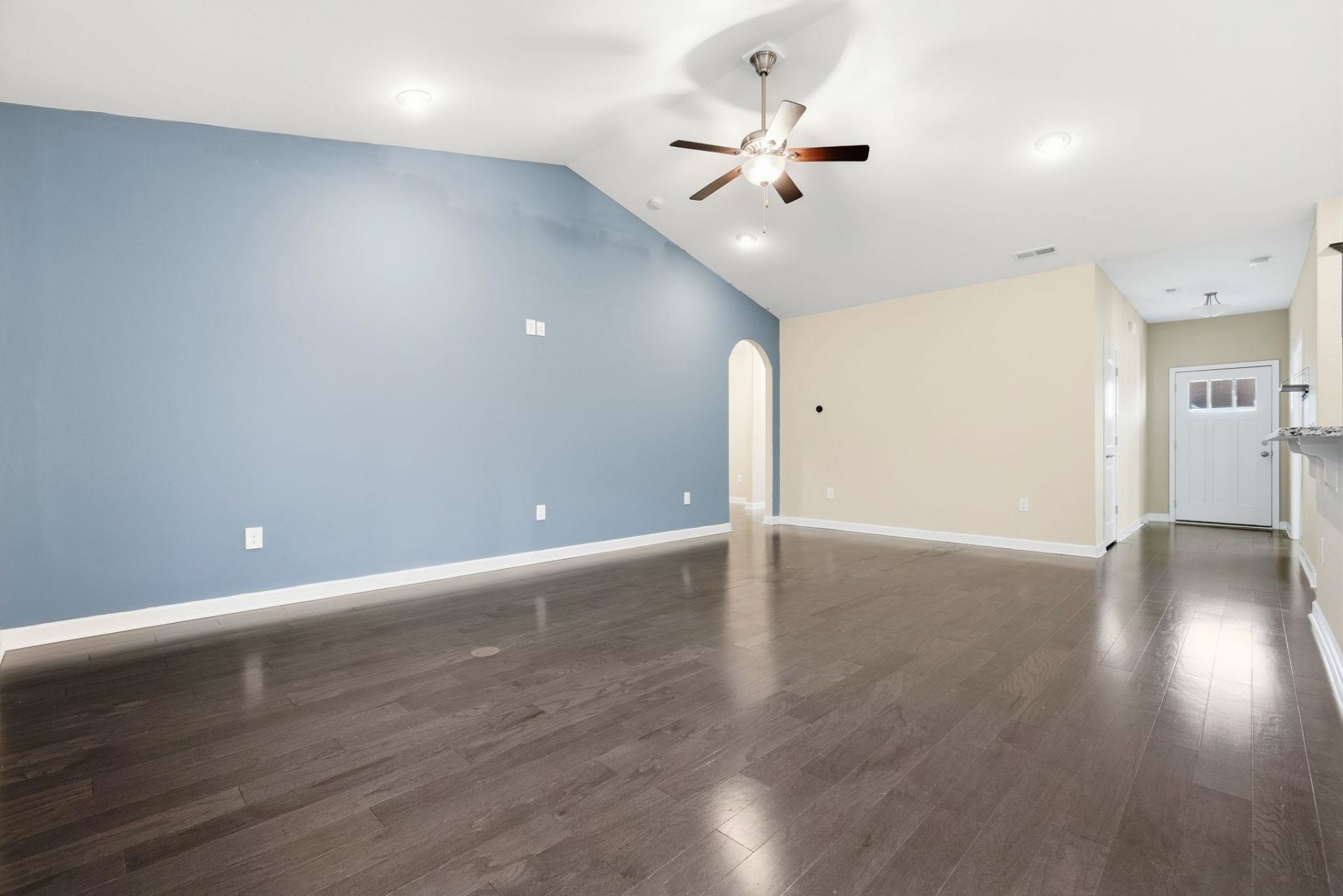 2820 Desert Rose St. Photo 12