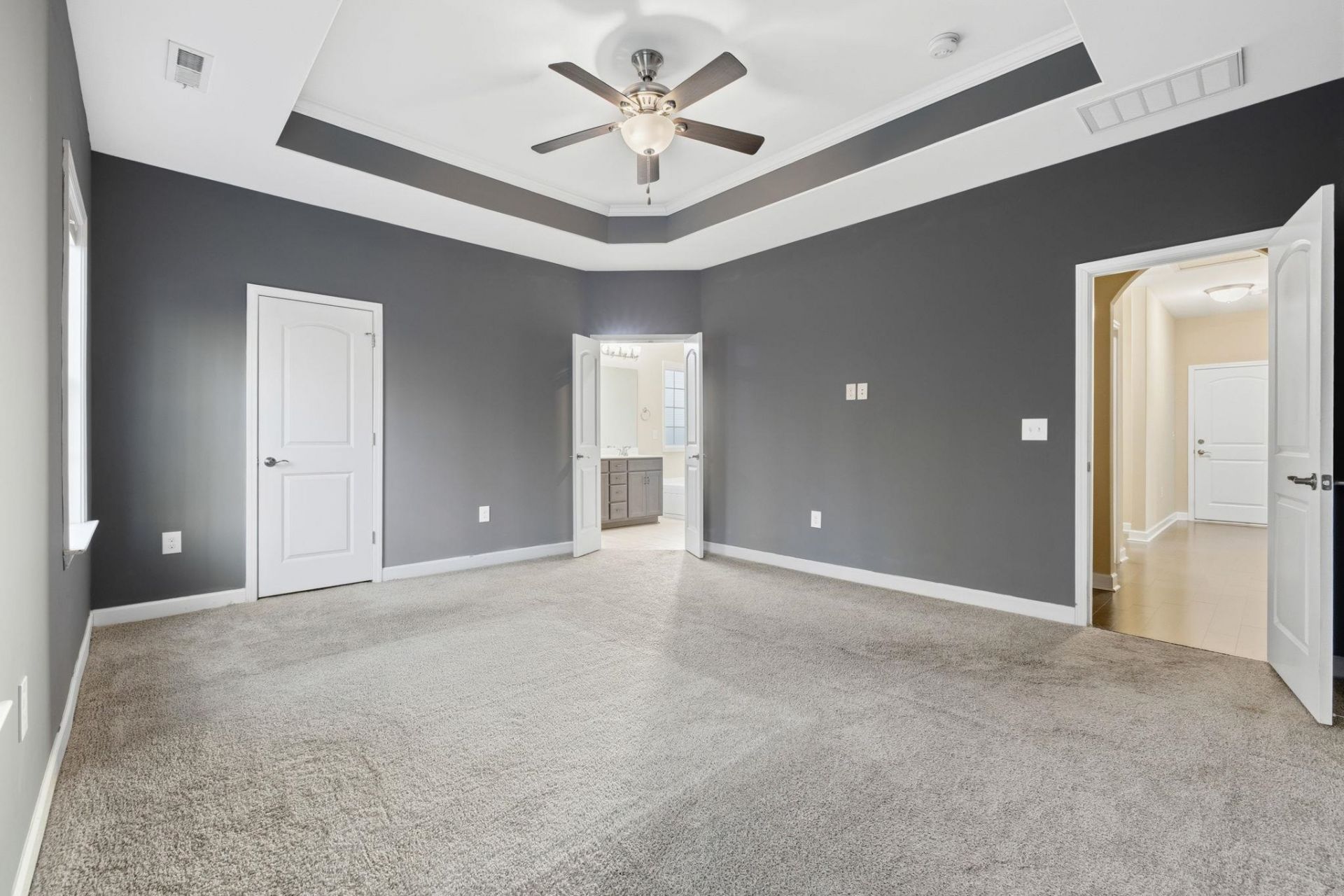 2820 Desert Rose St. Photo 16