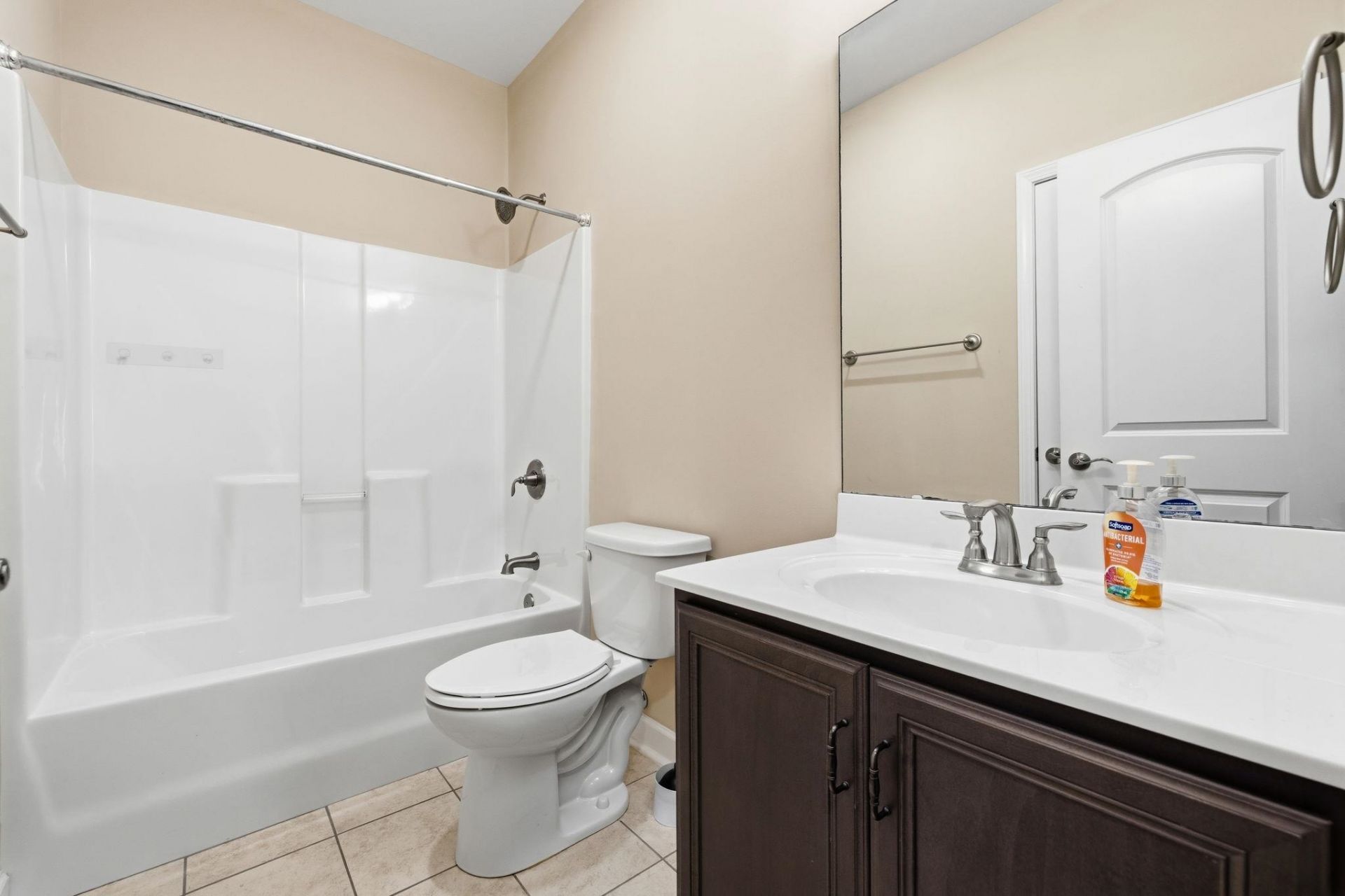 2820 Desert Rose St. Photo 22