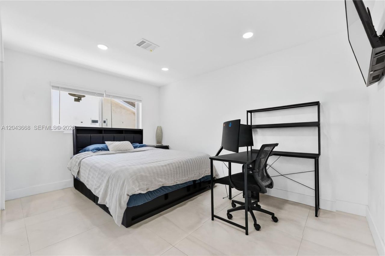 1912 N 42nd Ave, Hollywood, FL 33021 Photo