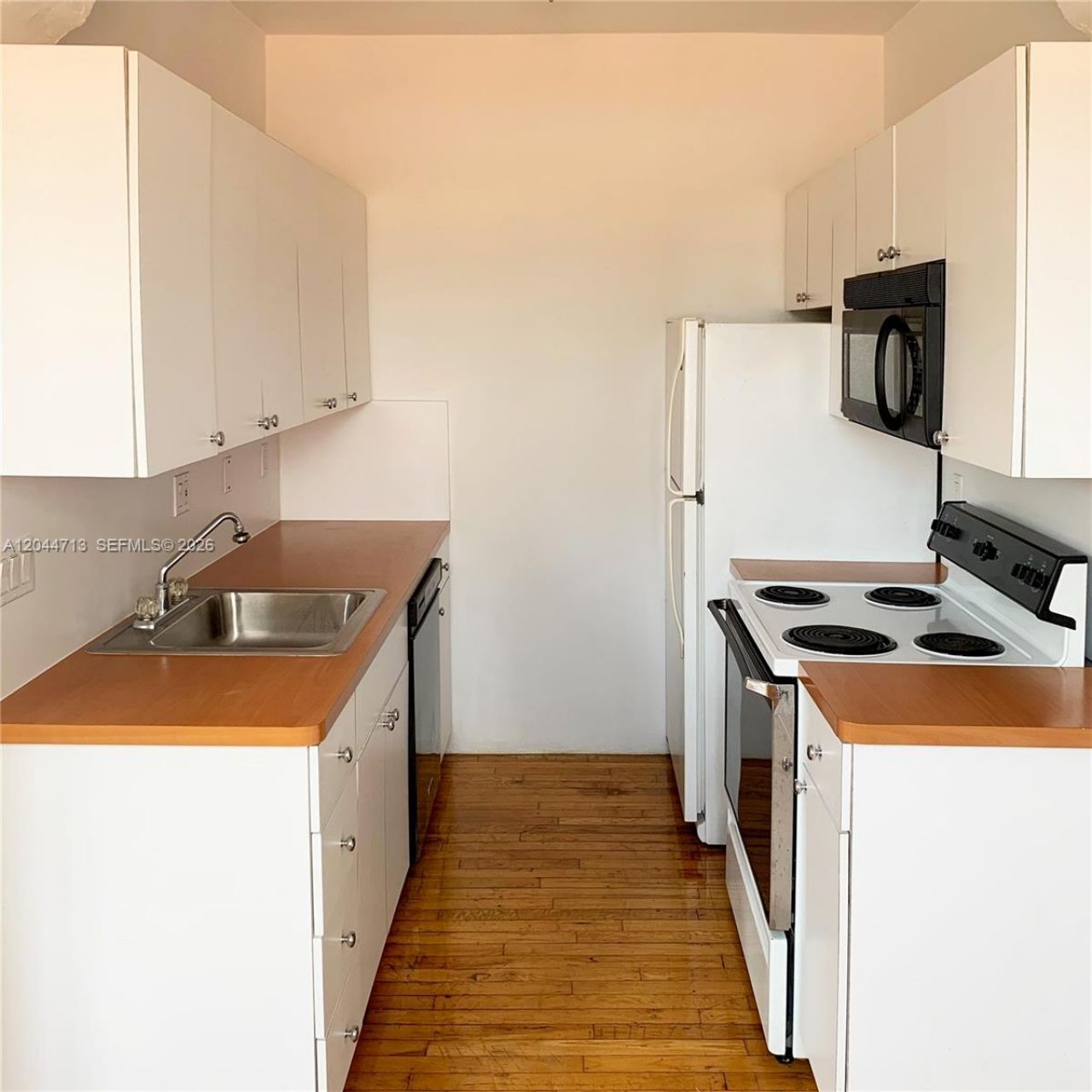 4349 Sheridan Ave , Unit 8, Miami Beach, FL 33140 Photo