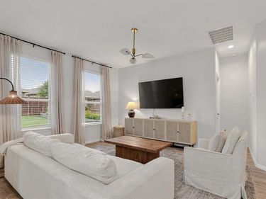 8605 Mirror Lake Drive, Fort Worth, TX 76179