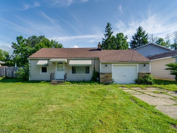1064 Orchard Avenue, Aurora, OH 44202
