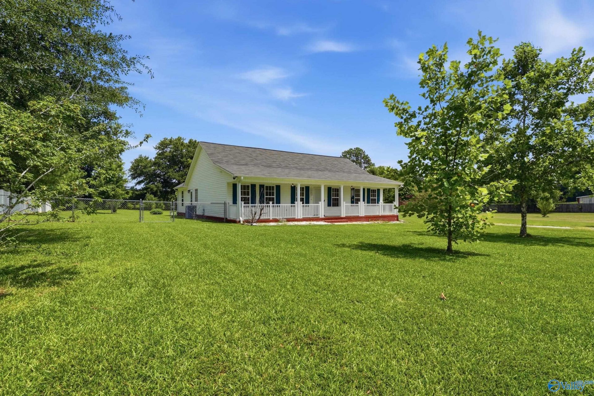 1963 County Road 72, Danville, AL 35619 Main Photo