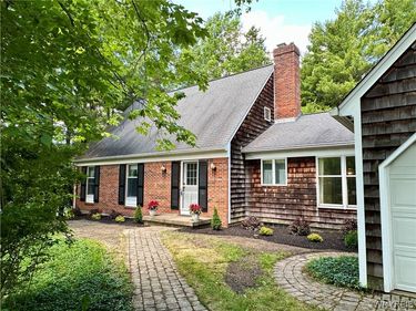 40 Tanglewood Drive W, Orchard Park, NY 14127