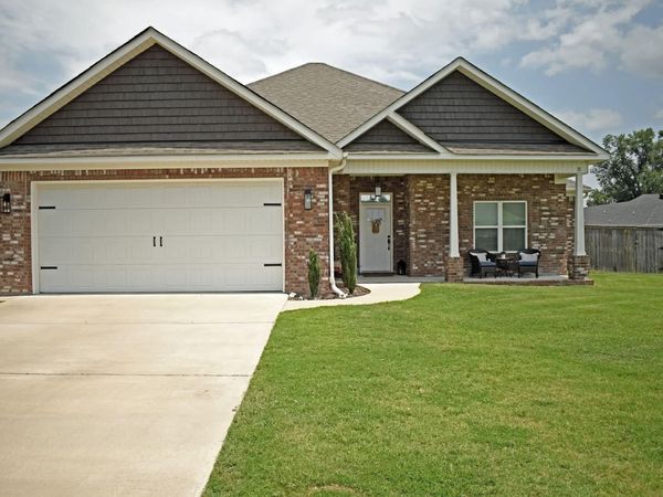 11 Sunny Drive , Morrilton, AR 72110