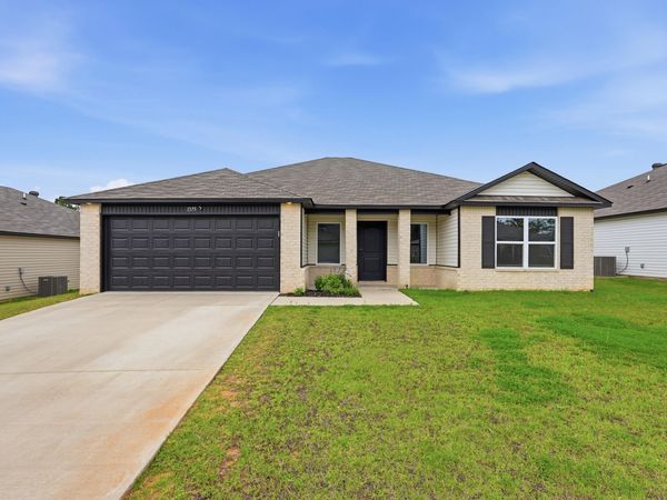 1375 Meadows Drive , Benton, AR 72019