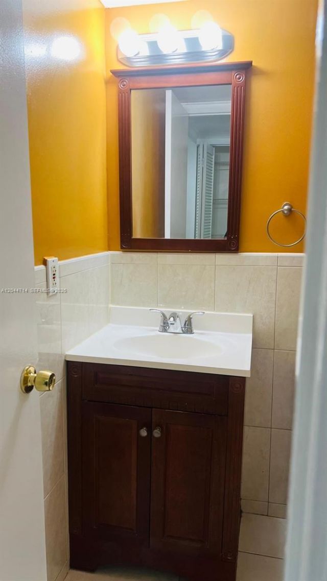 7394 NW 34th St , Lauderhill, FL 33319 Photo