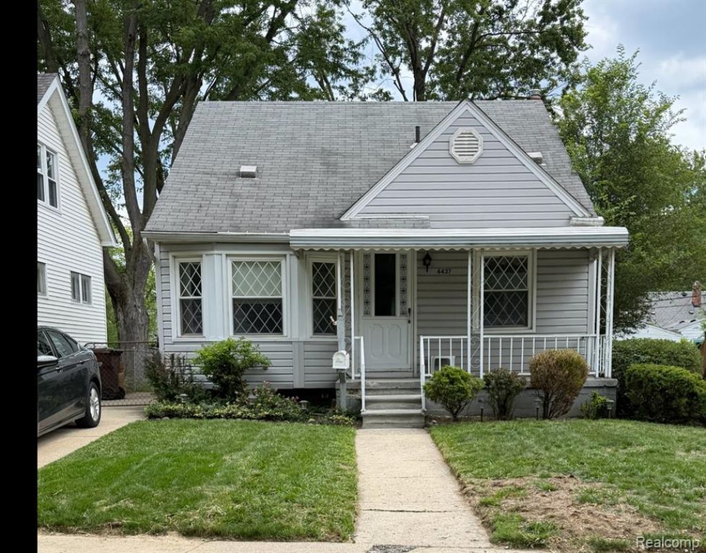 4437 Washington Street, Wayne, MI 48184 Main Photo