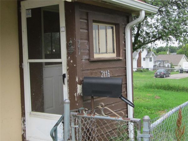 2116 Hamilton Street SW, Cedar Rapids, IA 52404