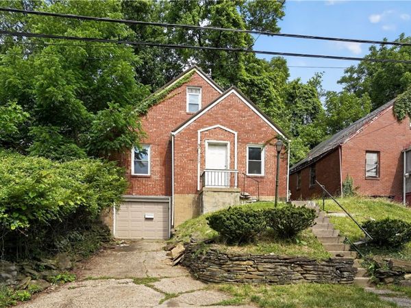 2137 Village Dr , Pittsburgh, PA 15221