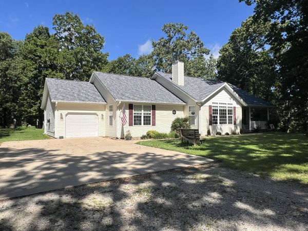 979 State Route Hh , Willow Springs, MO 65793