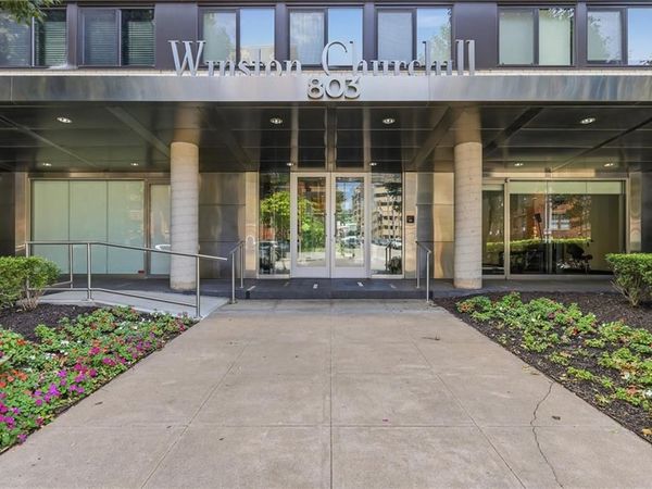 803 W 48th Street, Unit 605, Kansas City, MO 64112