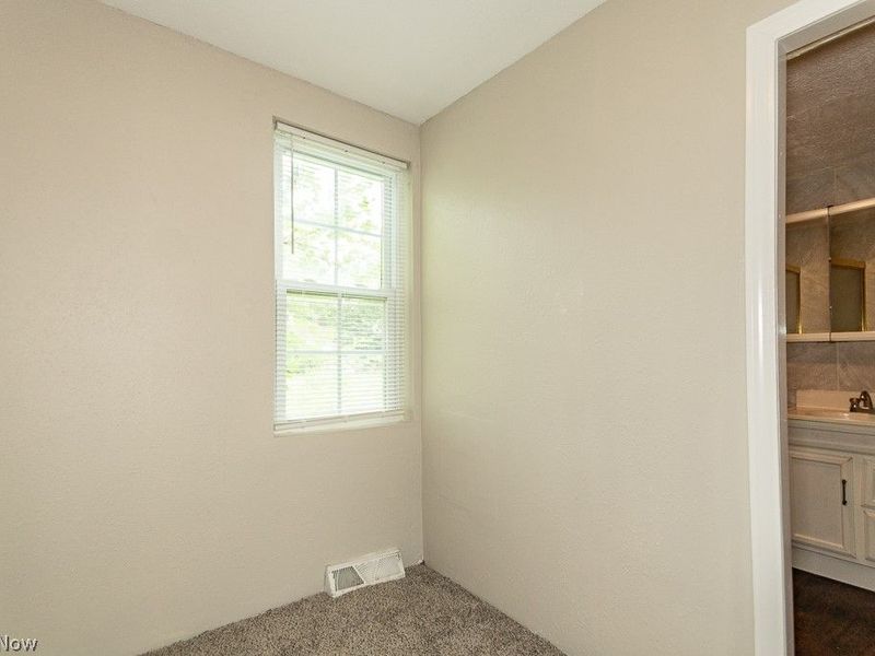 3295 W 46th Street, Cleveland, OH 44102 Photo 19