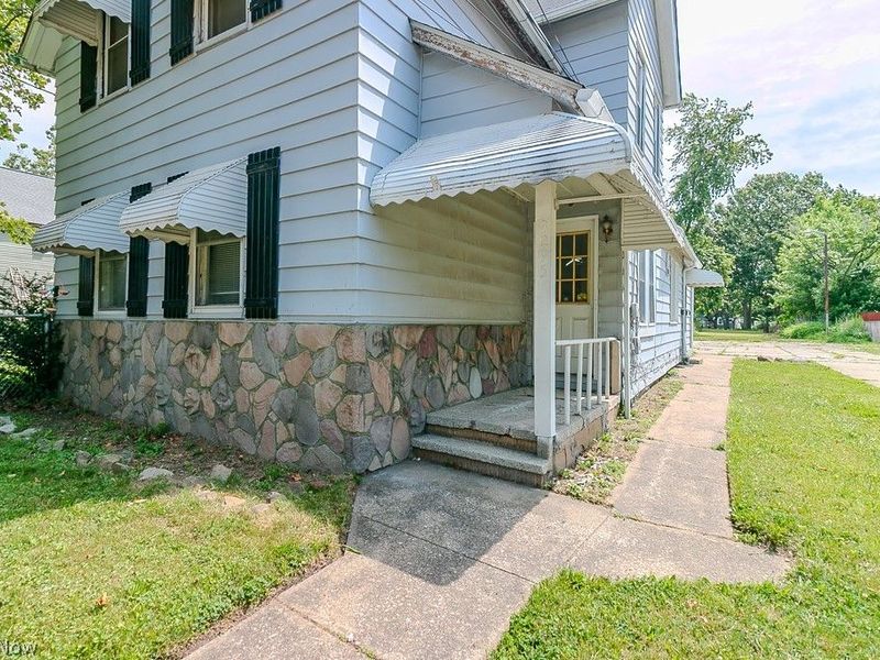 3295 W 46th Street, Cleveland, OH 44102 Photo 3