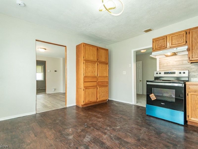 3295 W 46th Street, Cleveland, OH 44102 Photo 5