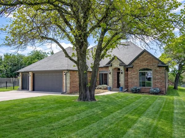 12261 Little Oak Circle, Guthrie, OK 73044