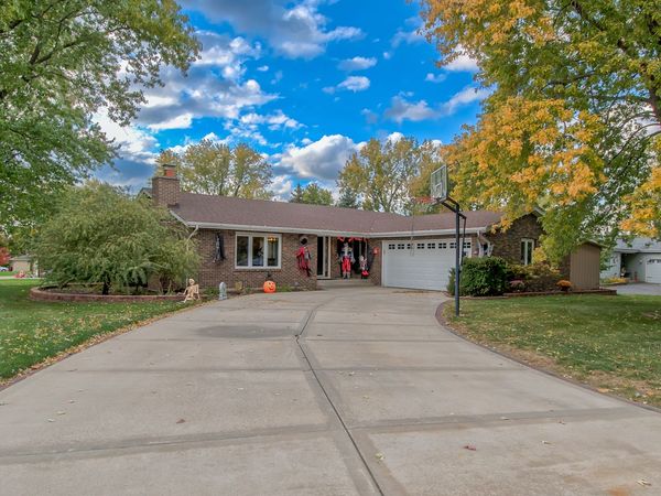 1605 S Regan Road , New Lenox, IL 60451