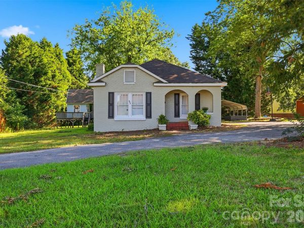 623 E Ohio Avenue , Bessemer City, NC 28016