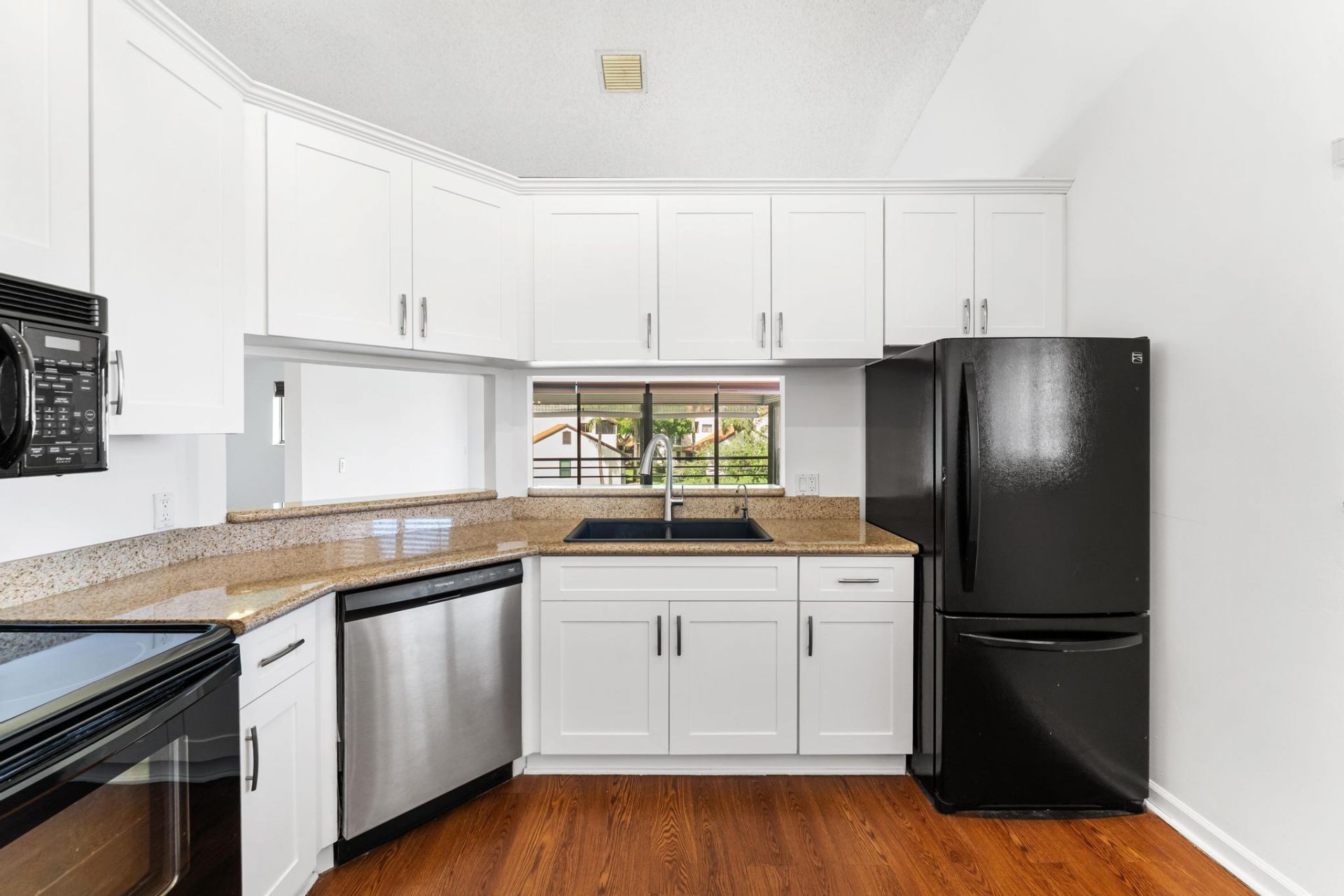 18 VÃ­a De Casas Sur, Unit 205, Boynton Beach, FL 33426 Photo