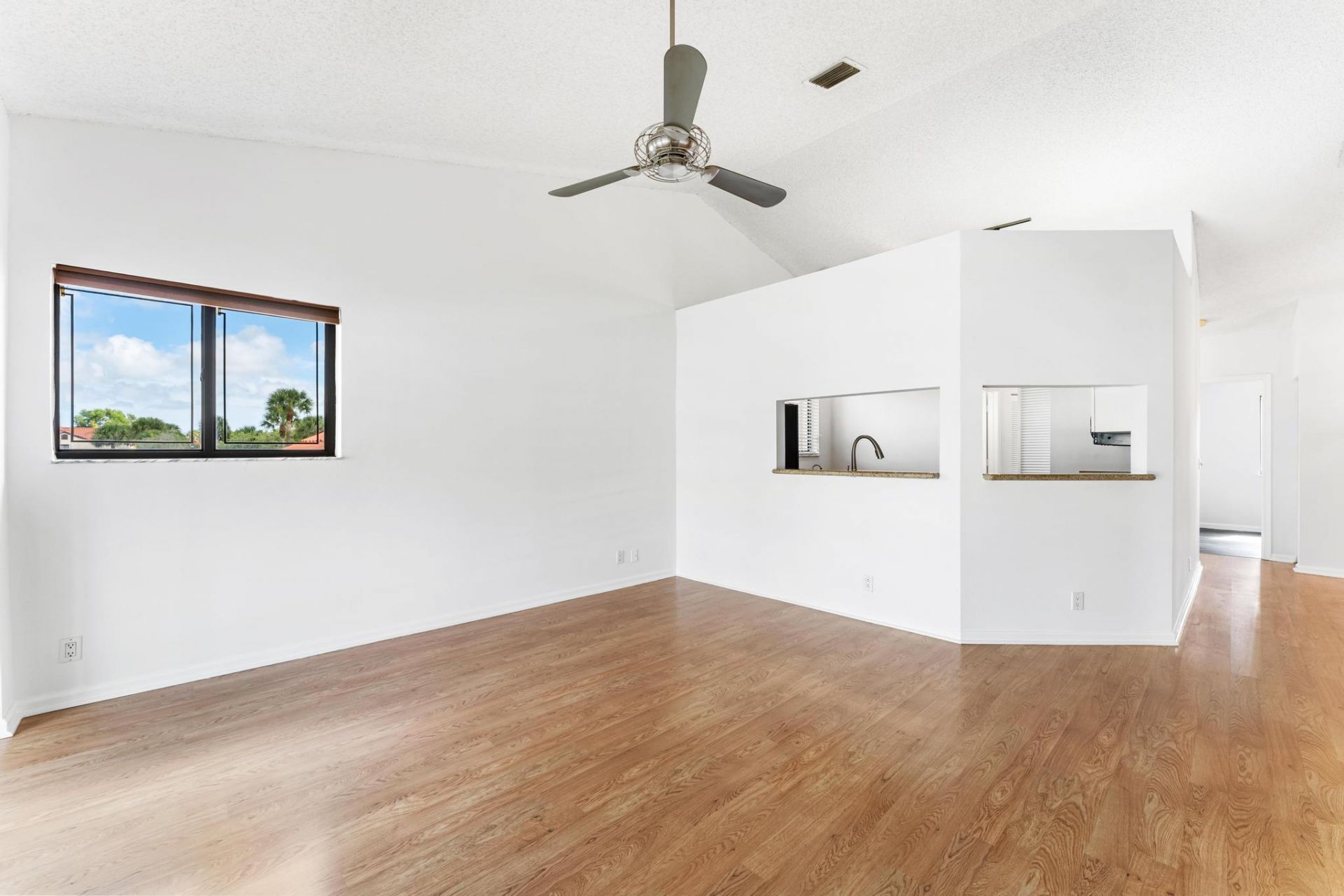18 VÃ­a De Casas Sur, Unit 205, Boynton Beach, FL 33426 Photo