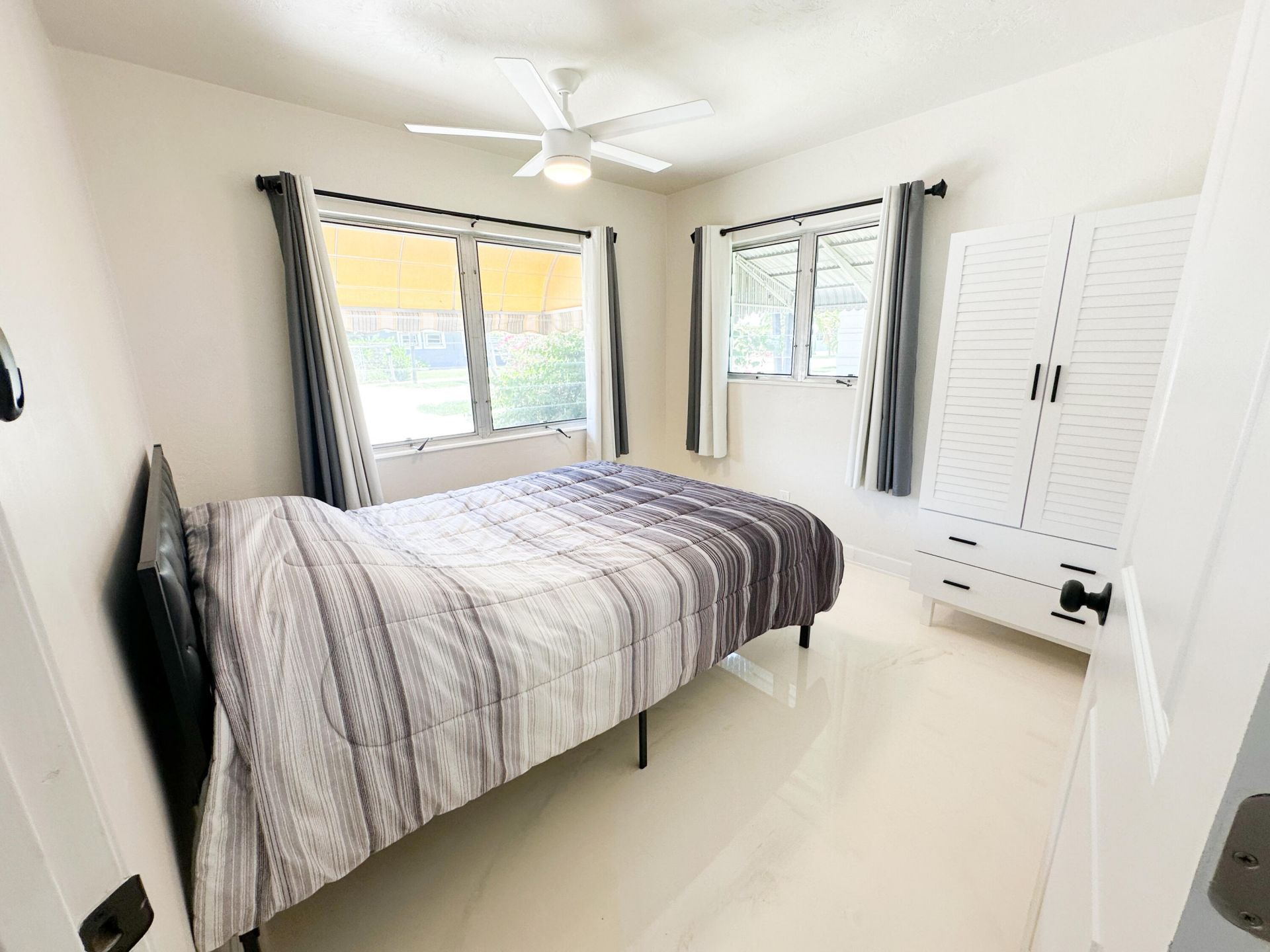 825 NE 6th Street, Unit 2, Hallandale Beach, FL 33009 Photo
