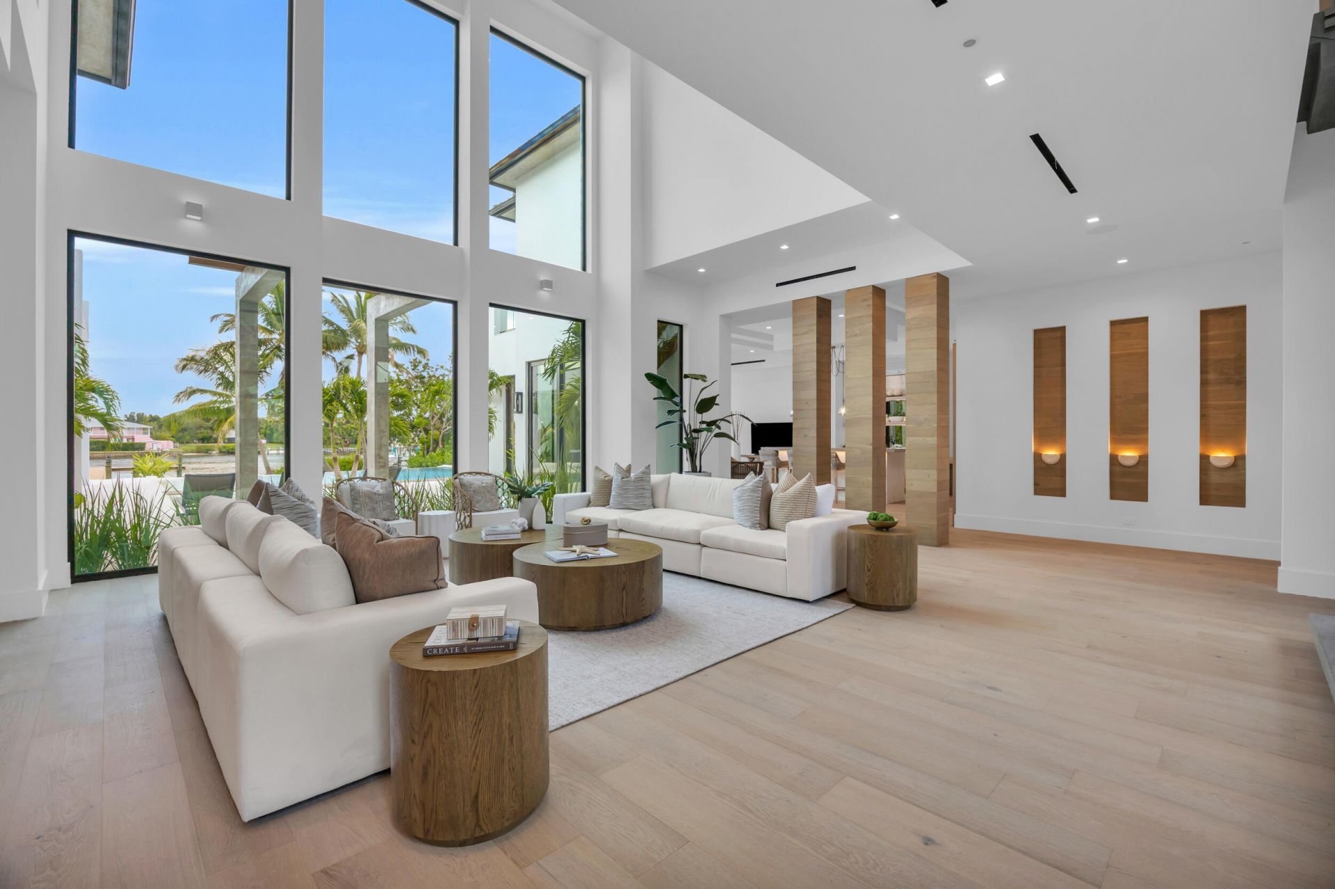 19175 W Riverside Drive, Tequesta, FL 33469 Photo