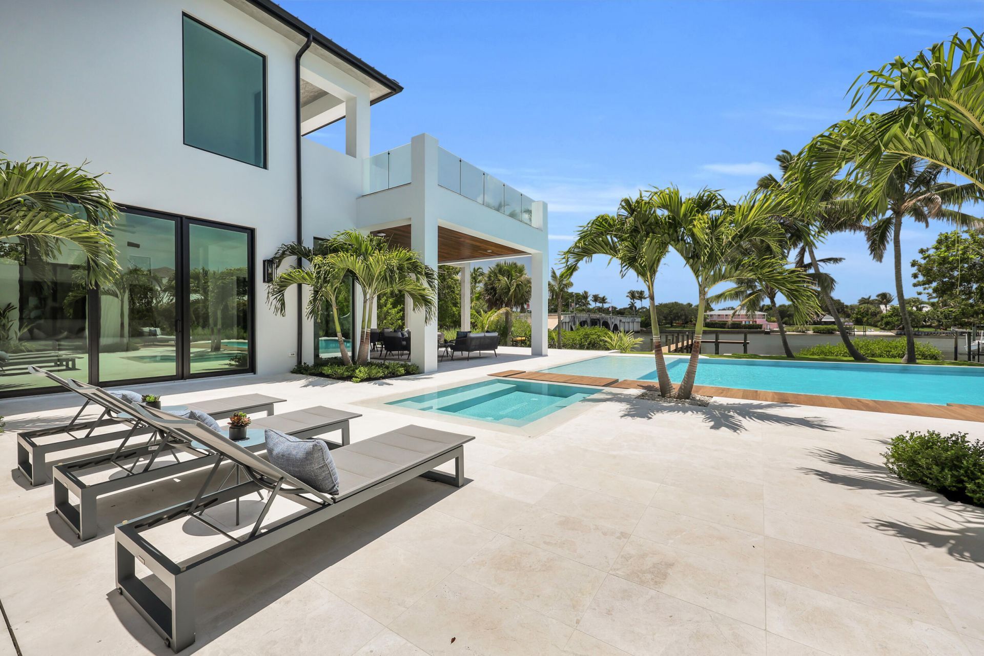 19175 W Riverside Drive, Tequesta, FL 33469 Photo
