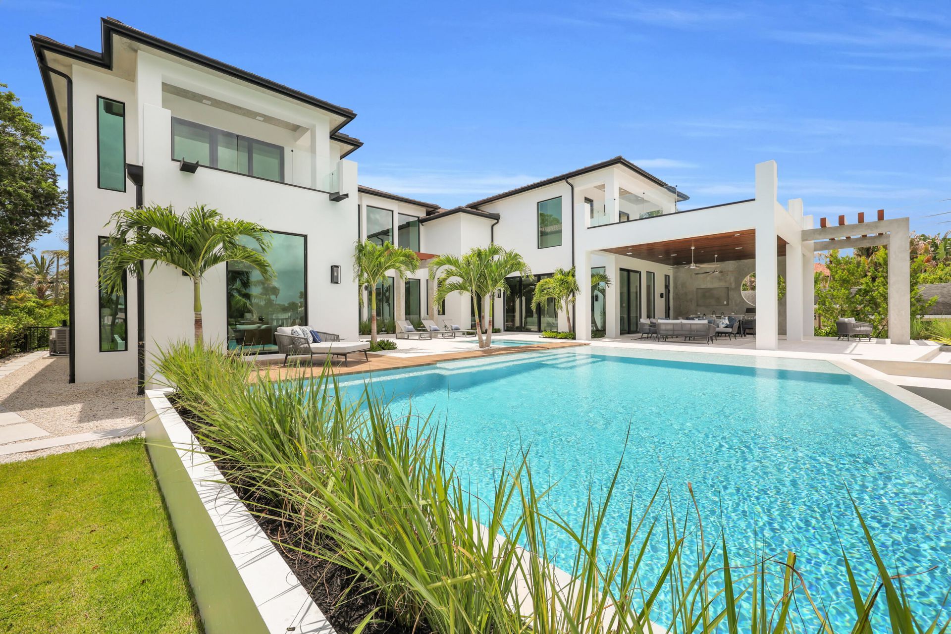 19175 W Riverside Drive, Tequesta, FL 33469 Photo