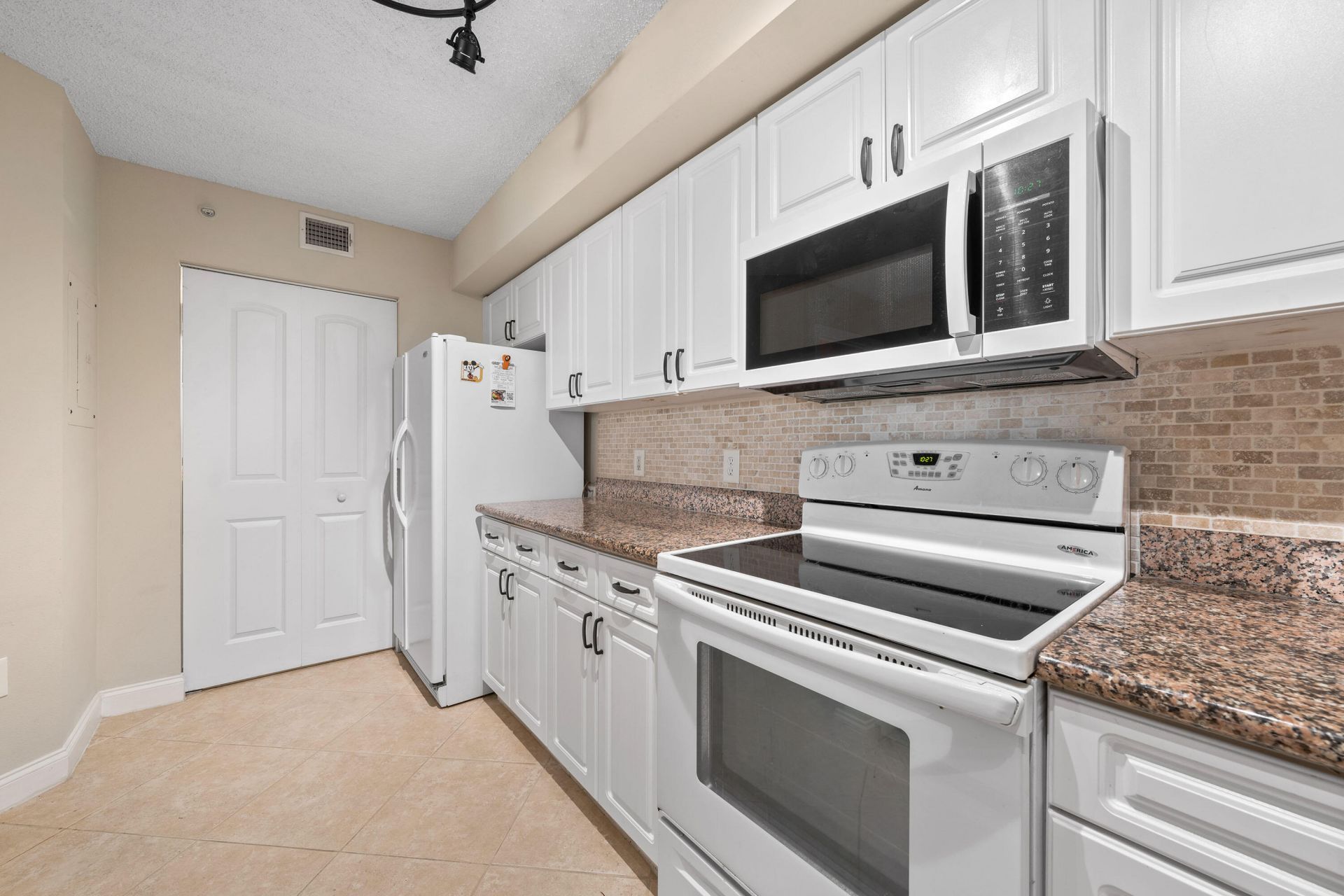 3594 S Ocean Boulevard, Unit 604, Highland Beach, FL 33487 Photo